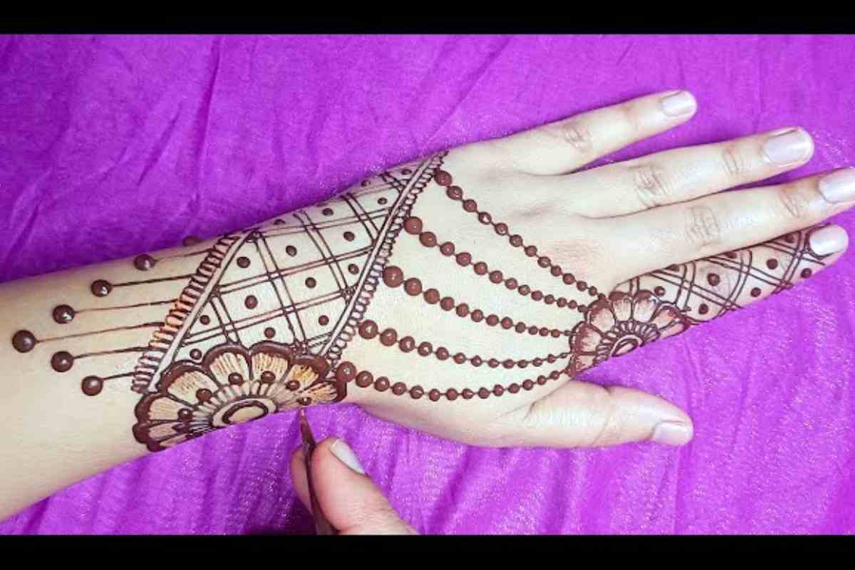 Simple Back Side Mehndi Design